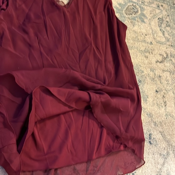 b.i.y.a.y.c.d.a. Stylish Burgundy V-Neck Sleeveless Blouse - Picture 12 of 12